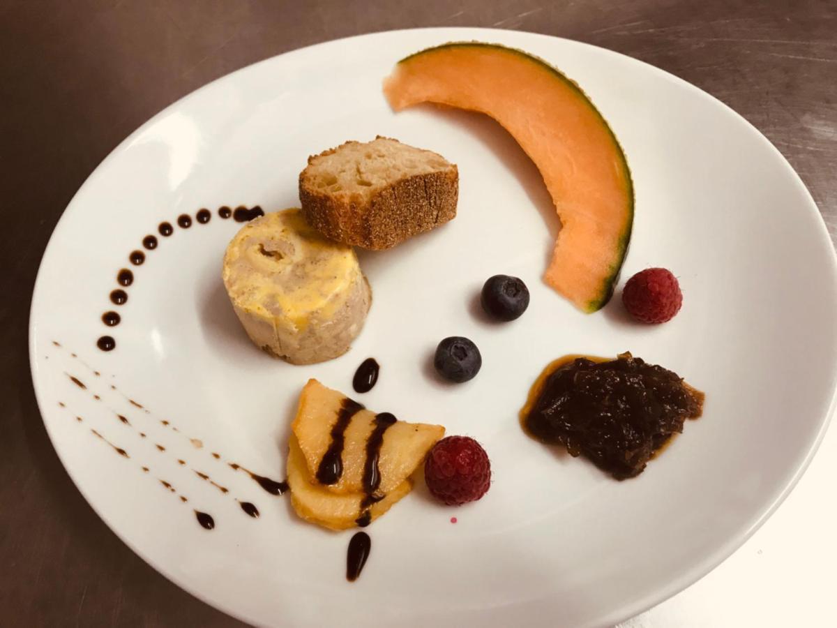Hotel Restaurant L'Agapanthe Pont-de-Salars Kültér fotó