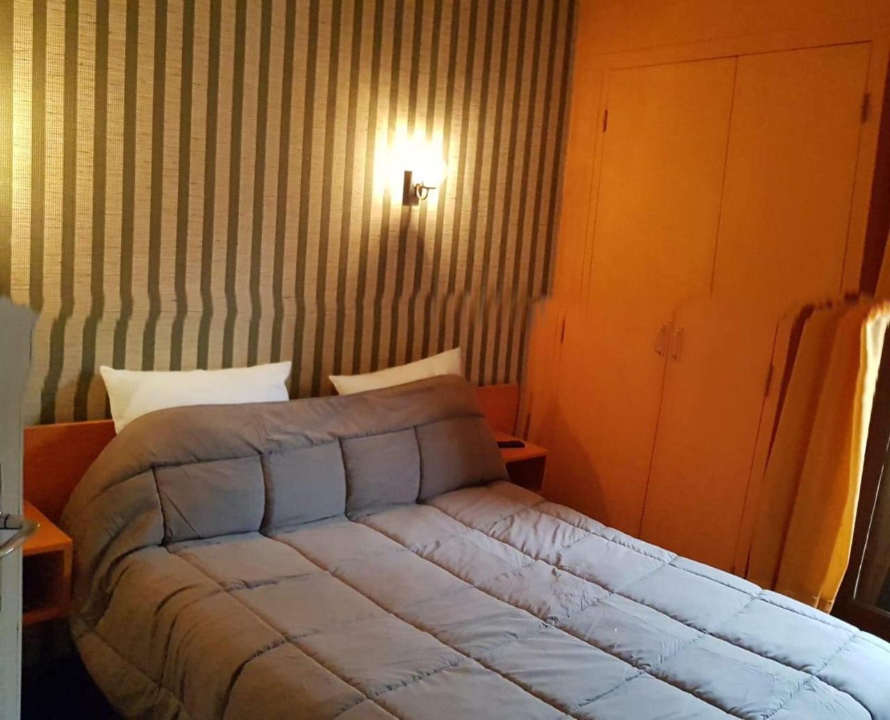 Hotel Restaurant L'Agapanthe Pont-de-Salars Kültér fotó