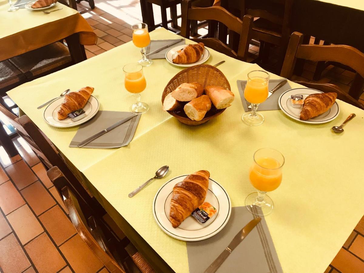 Hotel Restaurant L'Agapanthe Pont-de-Salars Kültér fotó